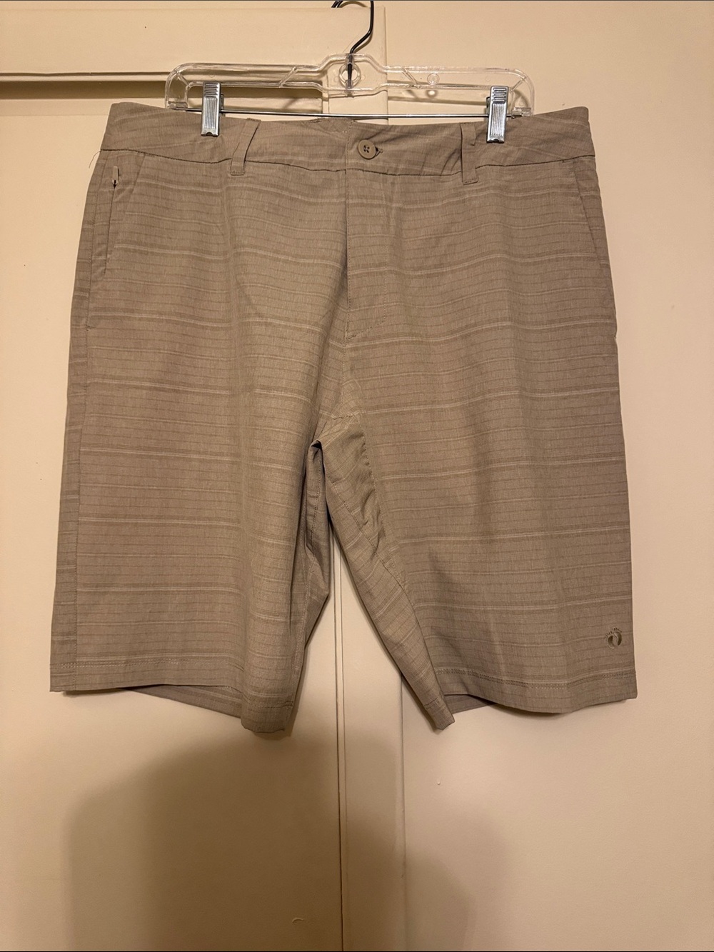 Hang Ten Men's Light Tan Flat-Front Shorts